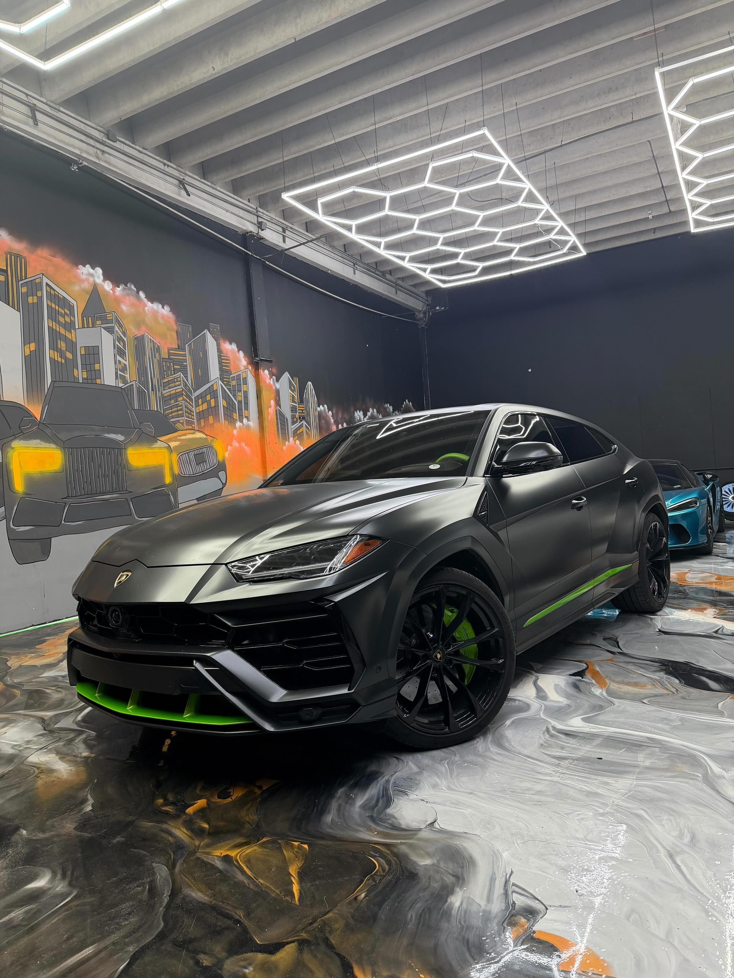 Lamborghini Urus — image 1