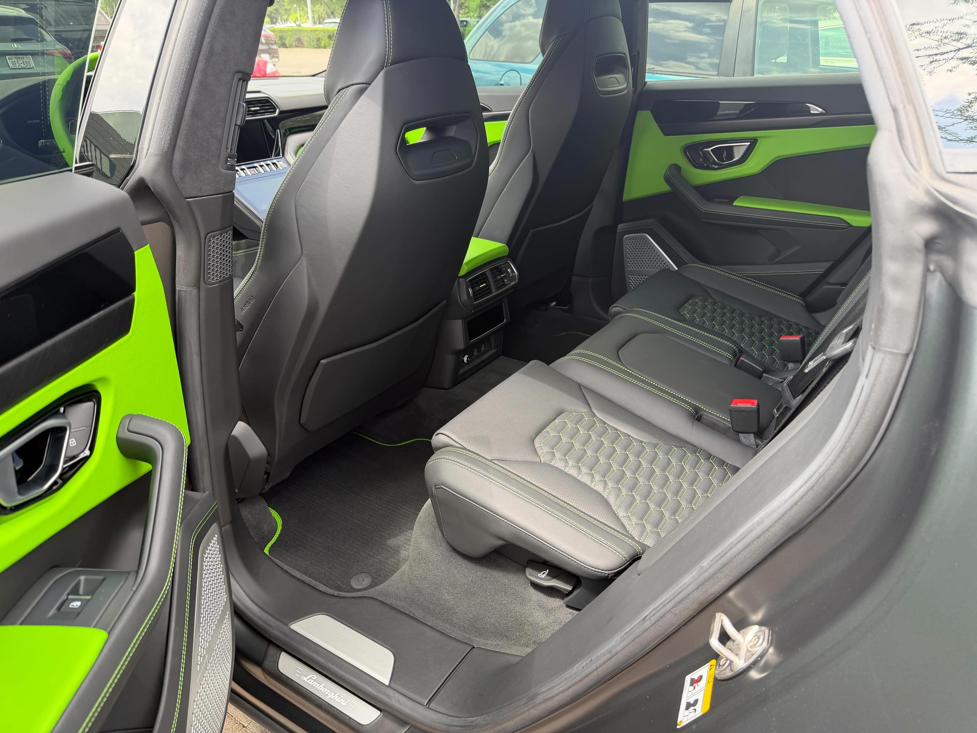 Lamborghini Urus 4