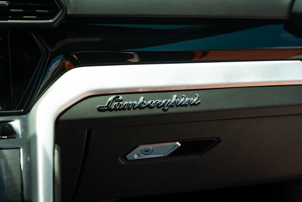 Lamborghini Urus thumbnail 6