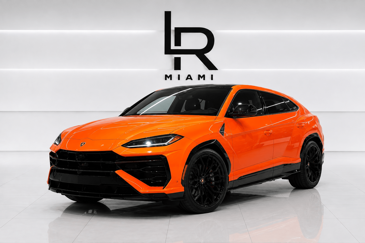 Lamborghini Urus — photo 1